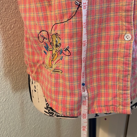 Tweety collared button down sleeveless top. Sz small - Picture 8 of 12